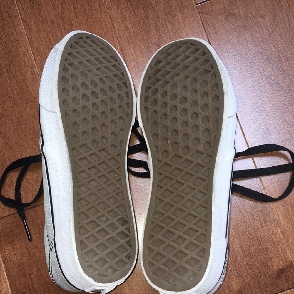 Classic Gray Vans Youth Size 2.5 - Picture 2 of 4